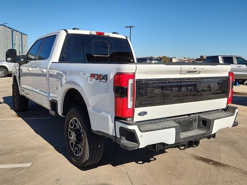 Used 2025 Ford F350 Platinum w/ FX4 Off-Road Package image 2