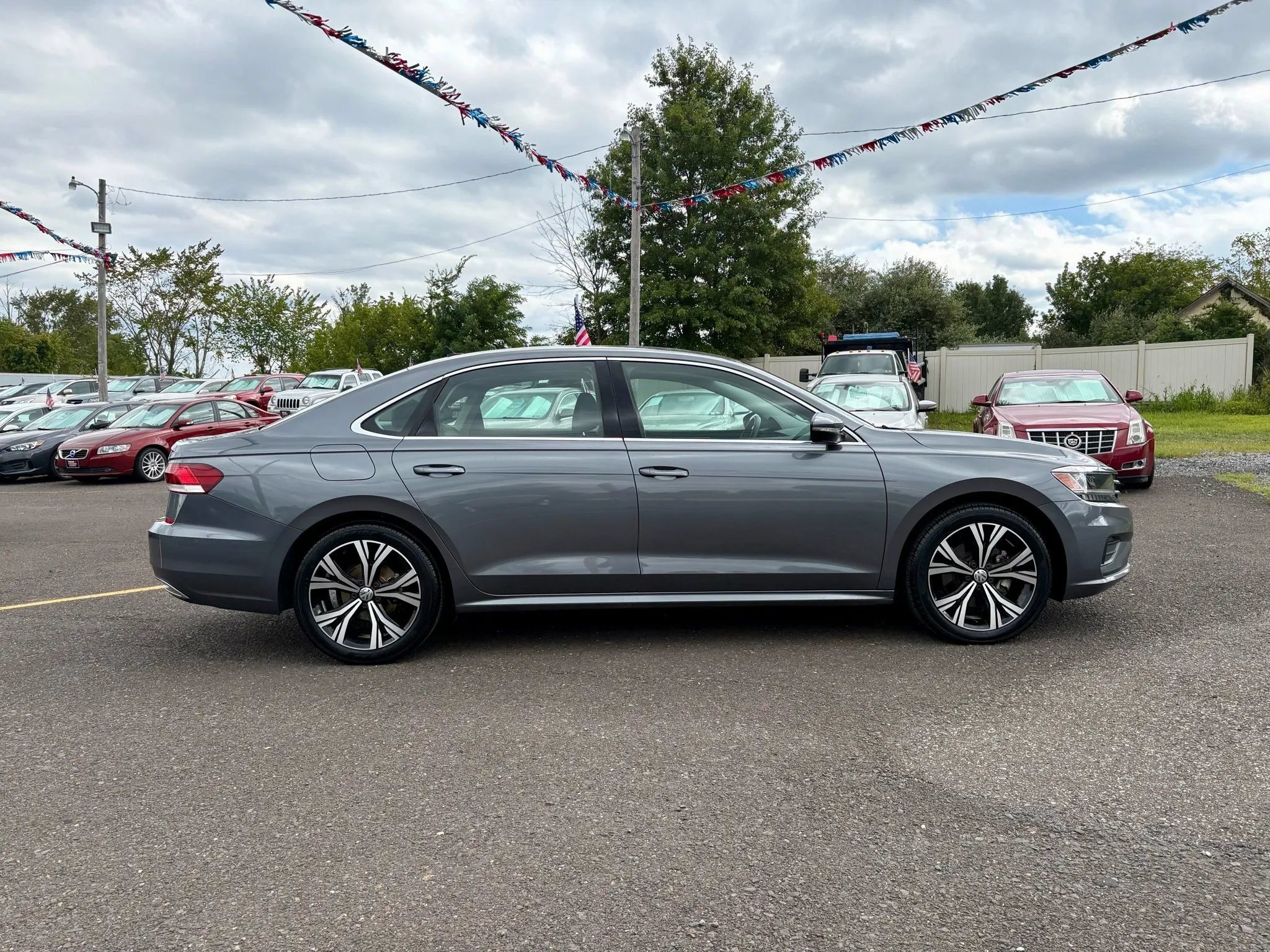 Used 2021 Volkswagen Passat 2.0T SE FWD image 6