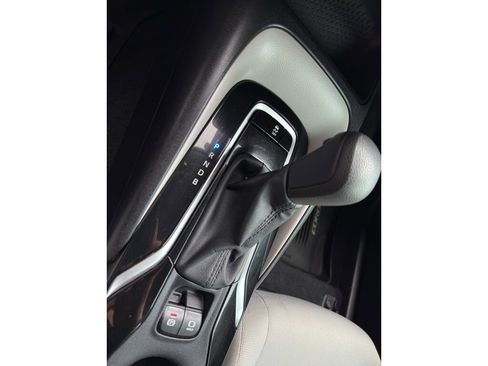 Used 2021 Toyota Corolla LE image 24