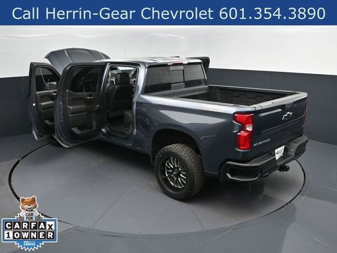 Used 2021 Chevrolet Silverado 1500 LT Trail Boss w/ Convenience Package II image 2