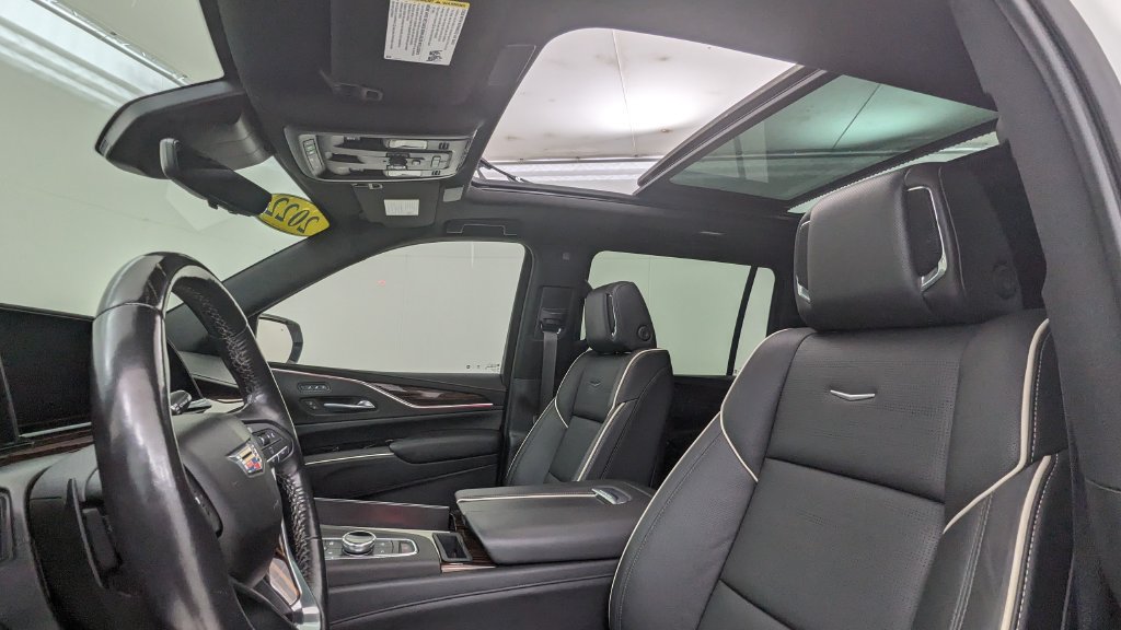 Used 2022 Cadillac Escalade ESV Premium Luxury AWD/4WD image 3