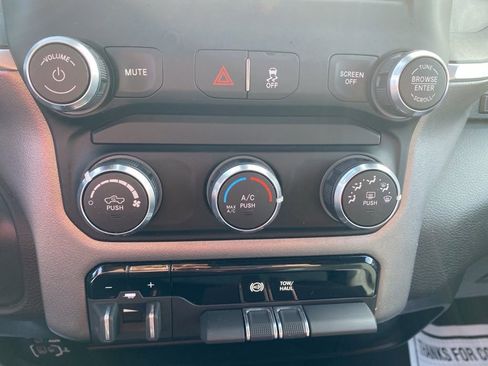 Used 2024 RAM 2500 Big Horn AWD/4WD image 21