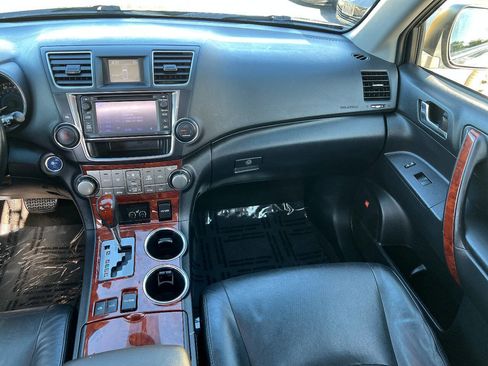 Used 2013 Toyota Highlander Limited AWD/4WD image 37