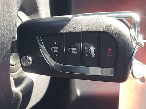 Used 2019 Toyota Camry XLE image 36