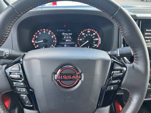 Used 2025 Nissan Frontier PRO-4X w/ Pro Convenience Package AWD/4WD image 15