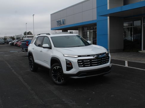 New 2026 Chevrolet Equinox LT image 2