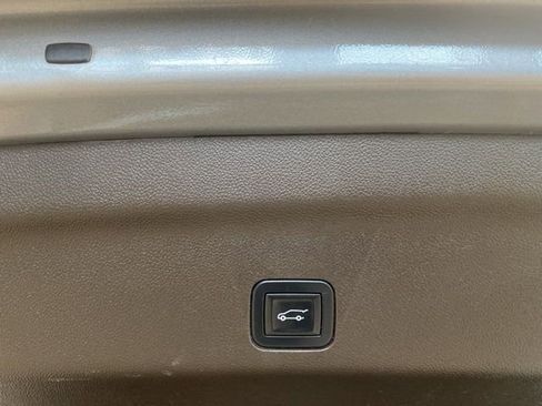 Certified 2025 Chevrolet Suburban LT w/ Comfort Package AWD/4WD image 10