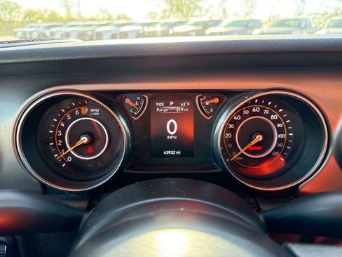 Used 2021 Jeep Gladiator Sport image 10