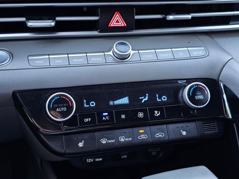 Used 2023 Hyundai Elantra SEL w/ Convenience Package image 32