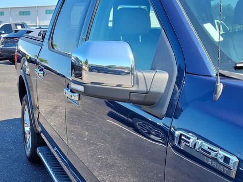 Used 2015 Ford F150 Lariat w/ Equipment Group 502A Luxury AWD/4WD image 9