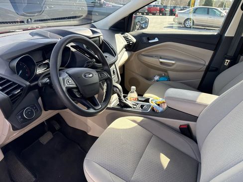 Used 2019 Ford Escape SE image 7