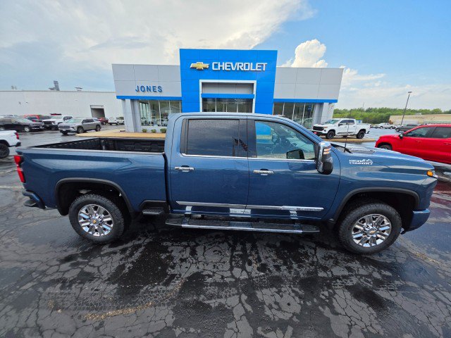 New 2026 Chevrolet Silverado 2500 High Country w/ High Country Premium Package AWD/4WD image 6