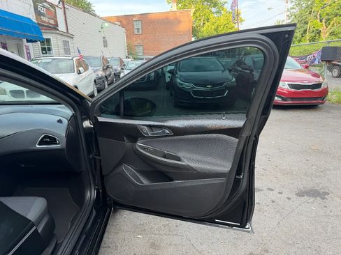 Used 2019 Chevrolet Cruze LT FWD image 40
