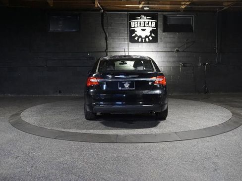 Used 2014 Chrysler 200 LX image 4