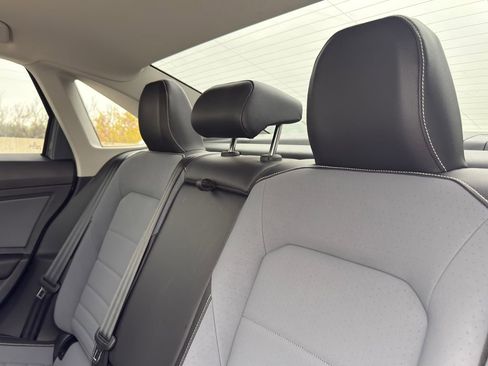New 2026 Volkswagen Jetta SE FWD image 24