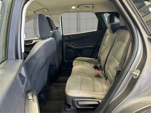 Used 2022 Ford Escape S image 10