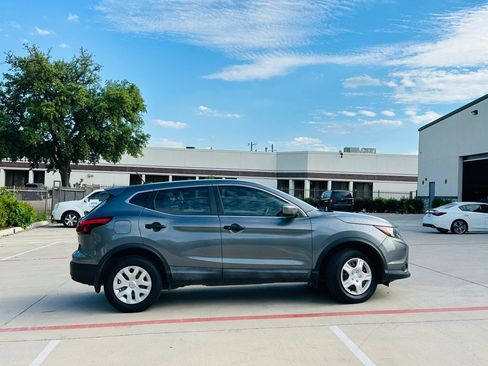 Used 2019 Nissan Rogue Sport S FWD image 12