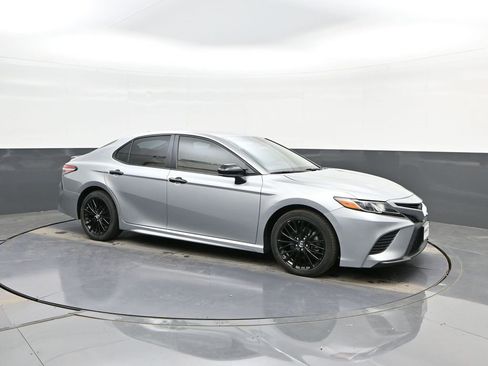 Used 2019 Toyota Camry SE image 13