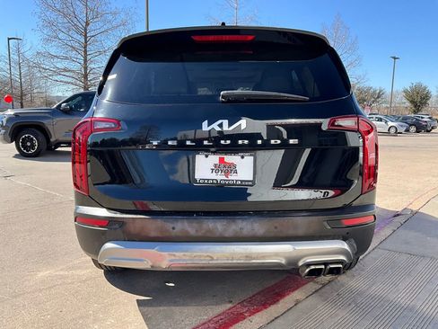 Used 2022 Kia Telluride EX w/ EX Premium Package image 7