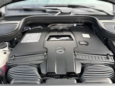 New 2026 Mercedes-Benz GLS 580 4MATIC image 26