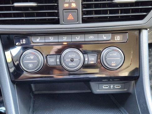 Used 2024 Volkswagen Jetta SE image 20