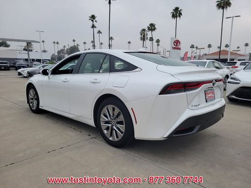 Certified 2022 Toyota Mirai XLE image 6