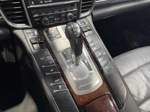 Used 2011 Porsche Panamera 4 image 33