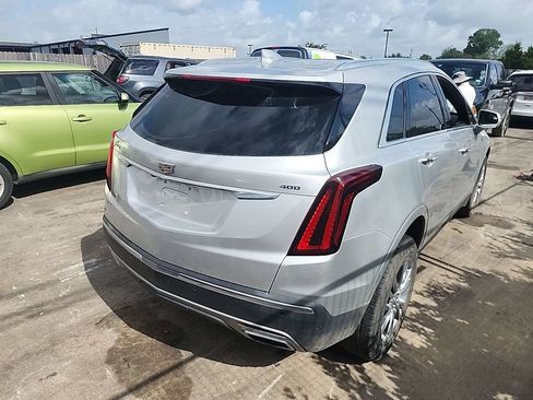 Used 2020 Cadillac XT5 Premium Luxury FWD image 2