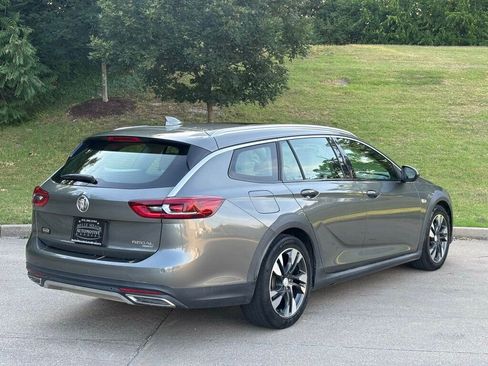Used 2019 Buick Regal Essence w/ Driver Confidence Package I AWD/4WD image 4