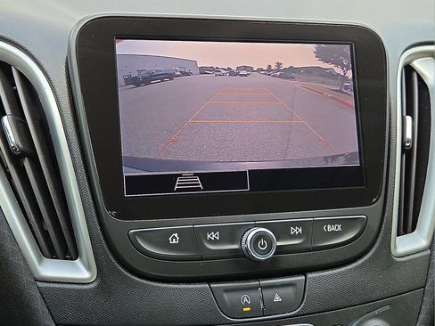 Used 2022 Chevrolet Malibu LT FWD image 16