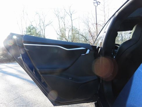 Used 2018 Tesla Model S 75D image 19