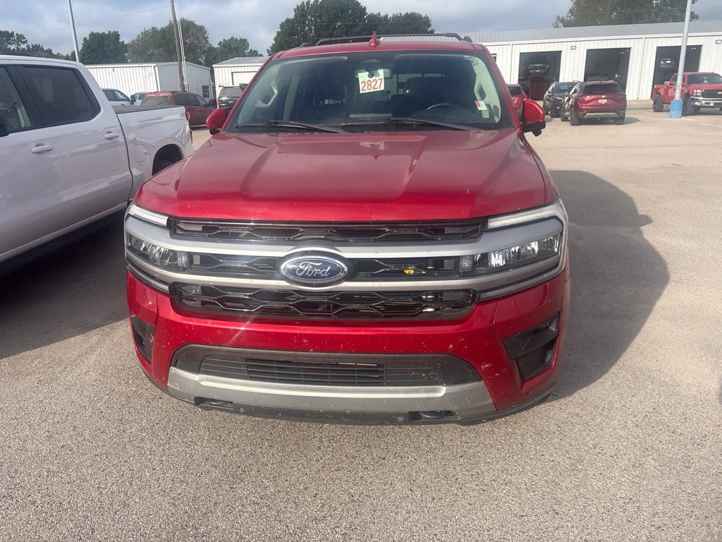 Used 2022 Ford Expedition XLT AWD/4WD image 3