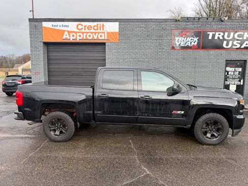 Used 2016 Chevrolet Silverado 1500 LTZ Z71 w/ LTZ Plus Package image 10