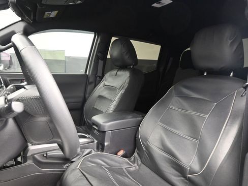 Used 2023 Toyota Tacoma TRD Sport image 3