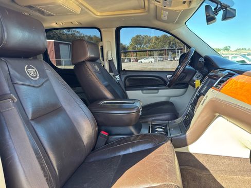 Used 2014 Cadillac Escalade ESV Platinum image 20