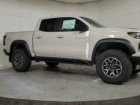New 2026 Chevrolet Colorado ZR2 w/ LPO, Utility Wall Package image 9