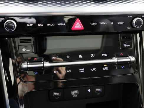 Used 2024 Kia Carnival SX Prestige image 30