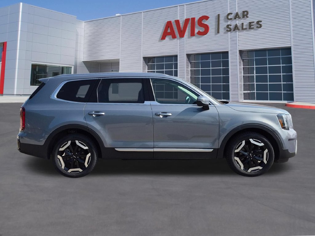 Used 2025 Kia Telluride S FWD image 5