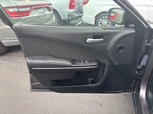 Certified 2022 Dodge Charger SXT AWD/4WD image 10