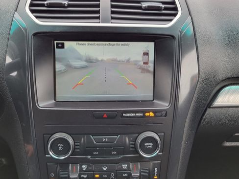 Used 2018 Ford Explorer XLT w/ Equipment Group 201A image 25