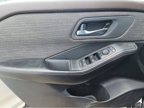 Used 2023 Nissan Rogue SV FWD image 28