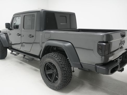 Used 2020 Jeep Gladiator Sport w/ Quick Order Package 24S AWD/4WD image 5