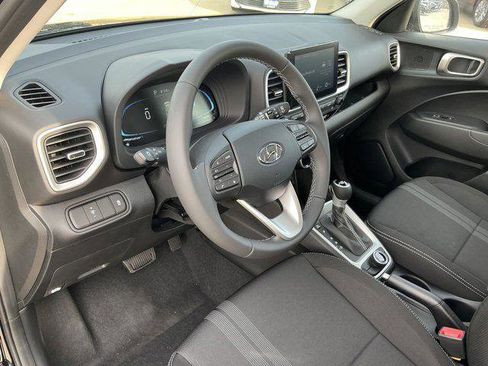 New 2025 Hyundai Venue SEL image 6
