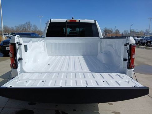 New 2026 RAM 1500 4x4 Crew Cab image 18