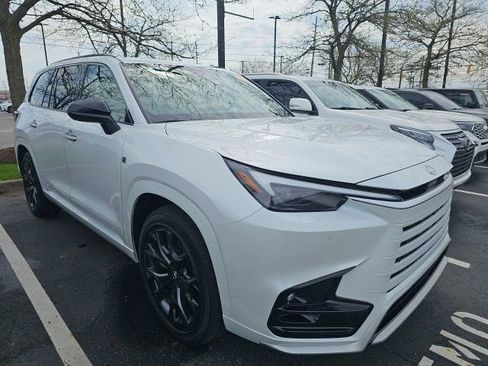 Used 2025 Lexus TX 500h AWD w/ Technology Package image 2