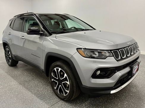 Used 2022 Jeep Compass Limited w/ Sun and Sound Group image 9