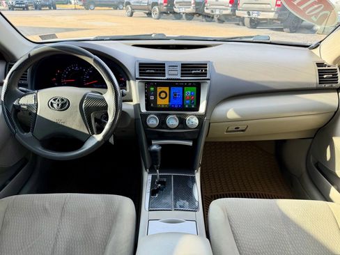 Used 2011 Toyota Camry LE image 12