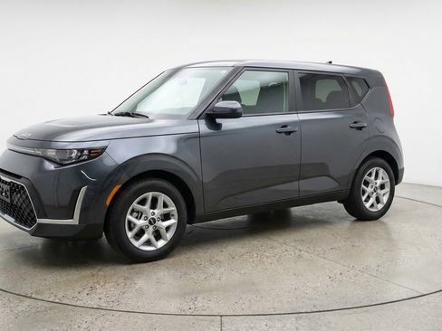 Used 2025 Kia Soul LX w/ LX Technology Package image 3