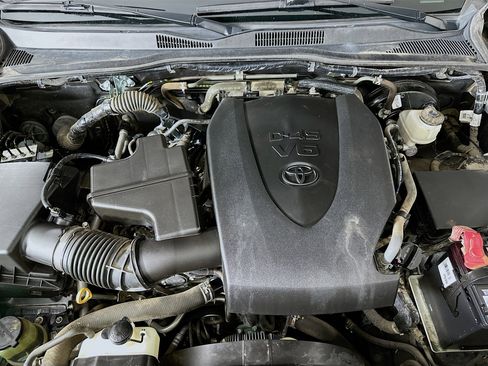 Used 2021 Toyota Tacoma TRD Sport w/ TRD Premium Sport Package image 33