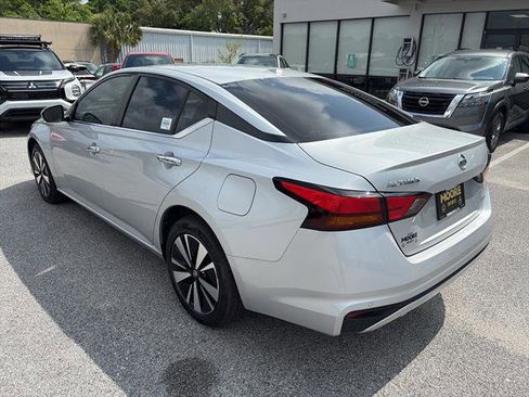 Used 2022 Nissan Altima 2.5 SV AWD/4WD image 6